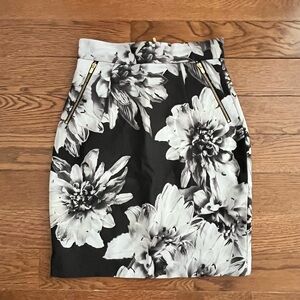 H&M Monochrome Floral Pencil Skirt